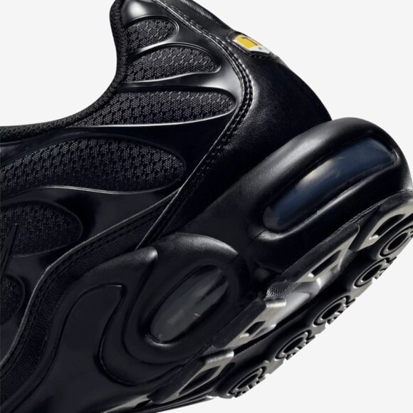 Nike Air Max Plus Triple Black TN DA1472-001 Men’s Size 8.5 Running Shoes